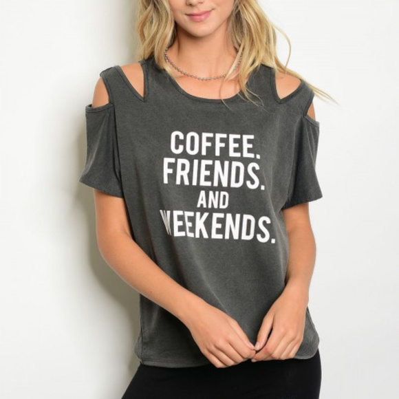 . Tops - GRAPHIC T-SHIRT